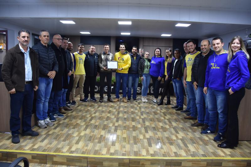 Câmara entrega Moção de Congratulação à Jornada Jovem de Laranjeiras do Sul